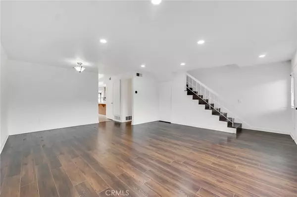 Northridge, CA 91324,9757 Reseda Boulevard #70