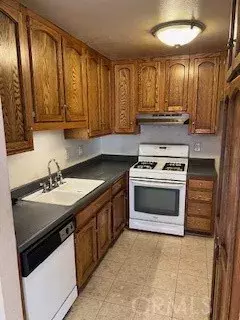 9938 Sepulveda Boulevard #4, Mission Hills (san Fernando), CA 91345