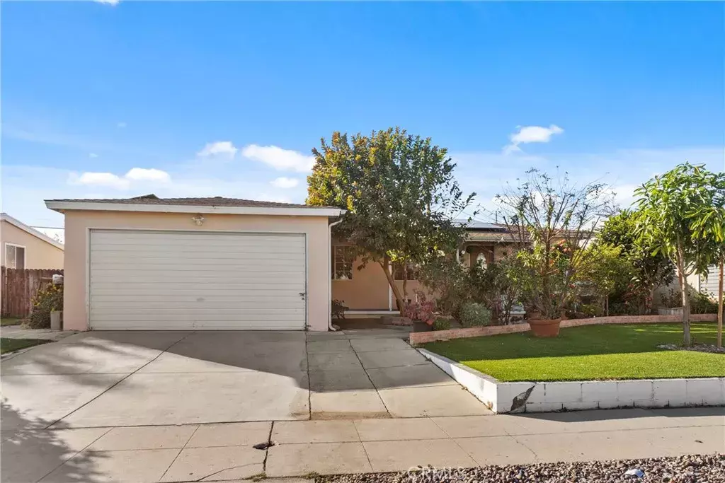 Panorama City, CA 91402,8047 Woodman Avenue