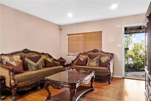 Panorama City, CA 91402,8047 Woodman Avenue