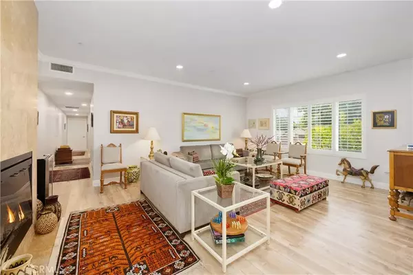 Toluca Lake, CA 91602,10762 Camarillo Street #3