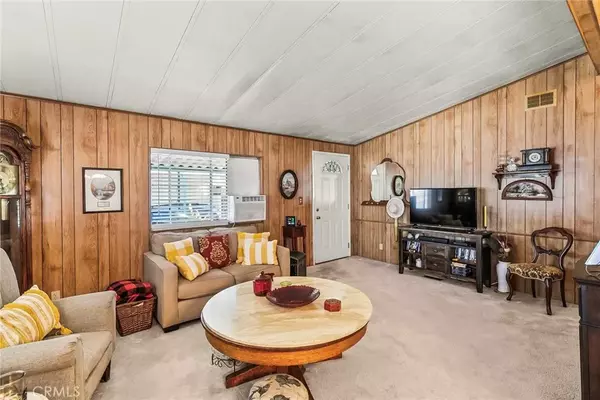 Castaic, CA 91384,31205 Lakeview