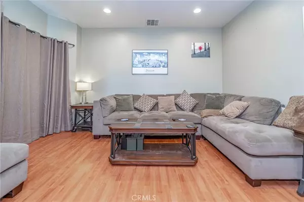 Sunland, CA 91040,10717 Mather Avenue