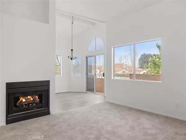 Newhall, CA 91321,19802 Sandpiper Place #16