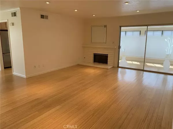 Newhall, CA 91321,26479 Oak Highland Drive