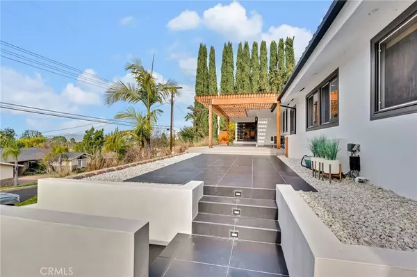 Encino, CA 91346,16381 Mandalay Drive
