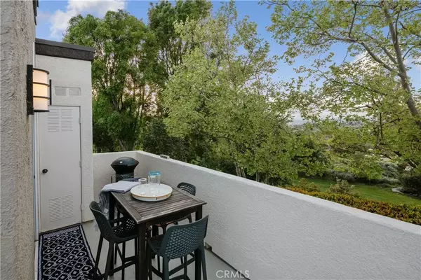 Newhall, CA 91321,24419 Valle Del Oro #204