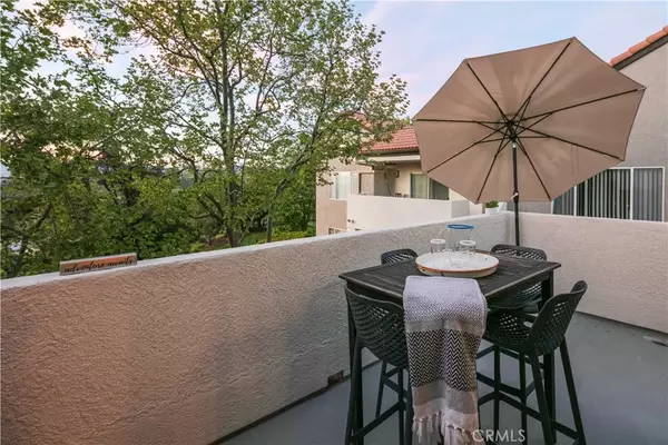 Newhall, CA 91321,24419 Valle Del Oro #204