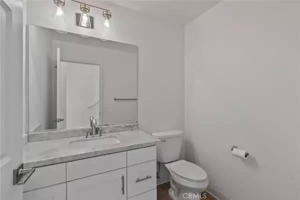 North Hills, CA 91343,15227 Villagio Way