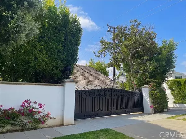 Beverly Hills, CA 90210,631 N Hillcrest Road