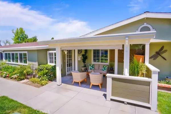 19235 Avenue Of The Oaks #B, Newhall, CA 91321