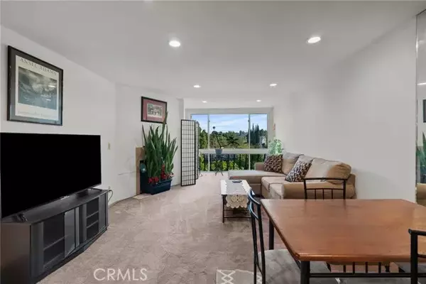 Valley Village, CA 91607,12720 Burbank Boulevard #228