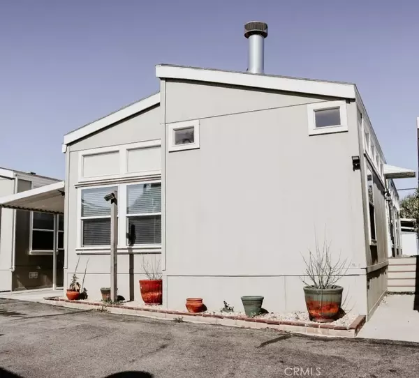 6 Kensington, Northridge, CA 91324