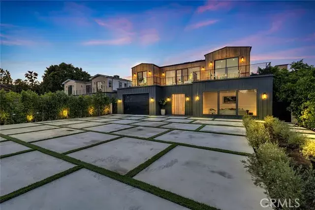 Valley Village, CA 91607,11825 Kling Street