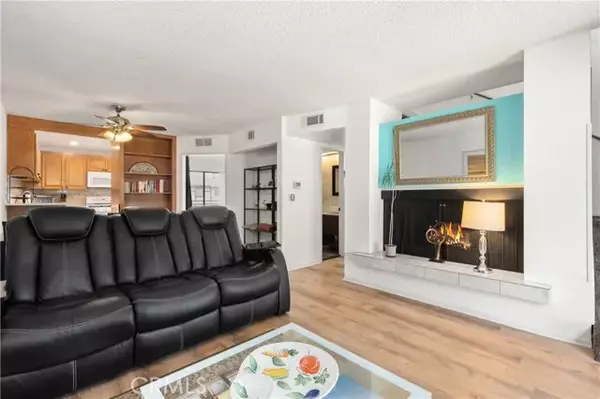 West Hills, CA 91307,7137 Shoup Avenue #34