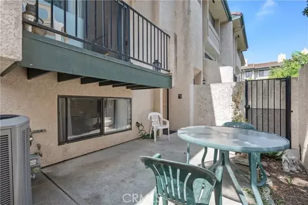 West Hills, CA 91307,7137 Shoup Avenue #34