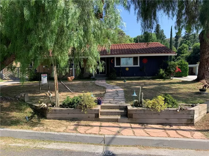 23506 Neargate Drive, Newhall, CA 91321