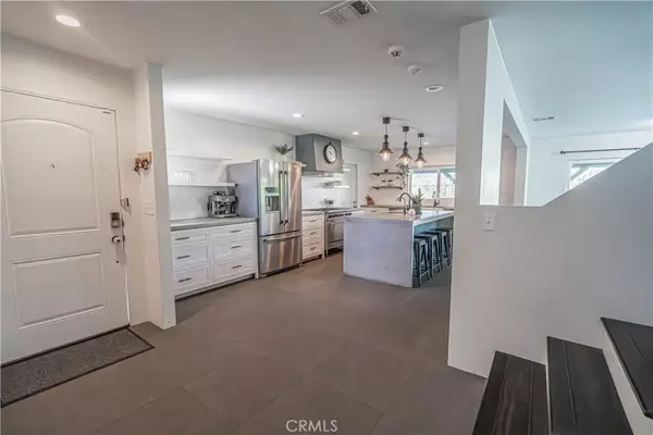 Newhall, CA 91321,26117 Oakflat Court