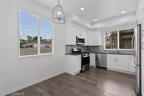 North Hills, CA 91343,15201 Villagio Way