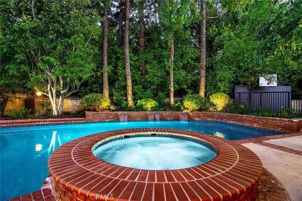 Agoura Hills, CA 91301,6055 Macadam Court