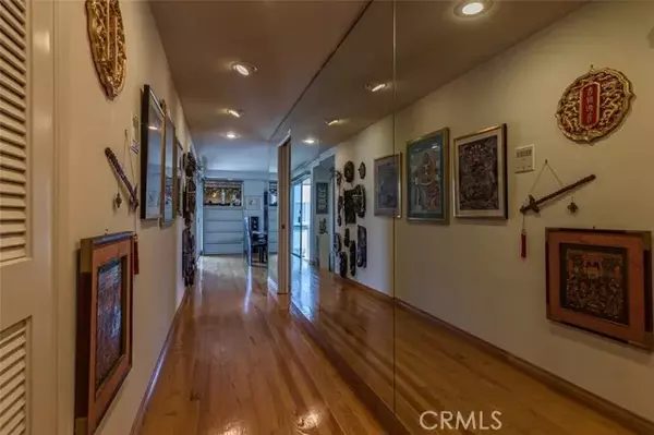 Beverly Hills, CA 90210,441 N Oakhurst Drive Drive #604