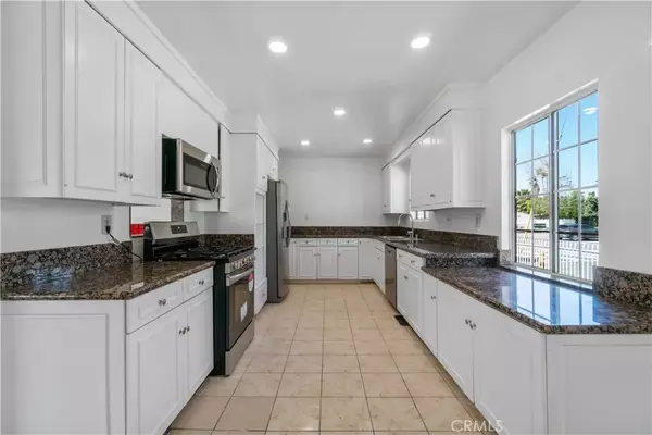 7958 Tampa Avenue, Reseda, CA 91335