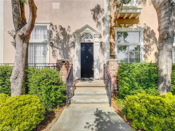 26833 Shorebreak Lane #32, Valencia, CA 91355