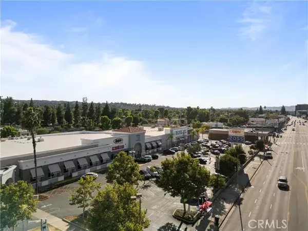 Encino, CA 91316,5135 Zelzah Avenue #303