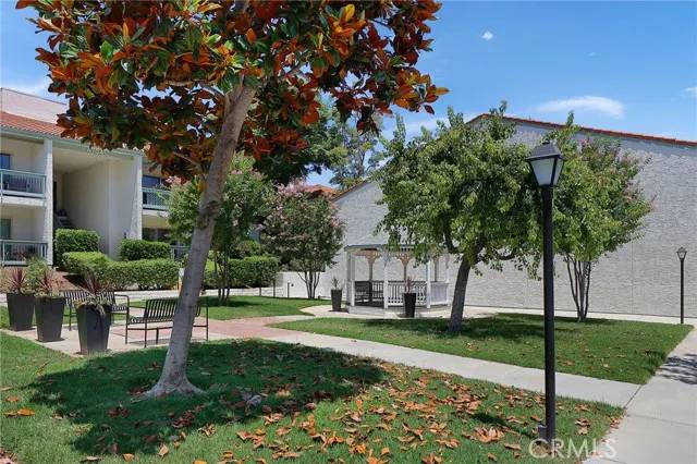 Calabasas, CA 91302,4726 Park Granada #215