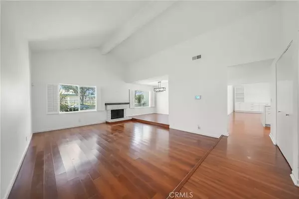 Simi Valley, CA 93065,2174 Larch Street