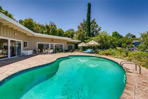 12086 Mound View Place, Studio City, CA 91604