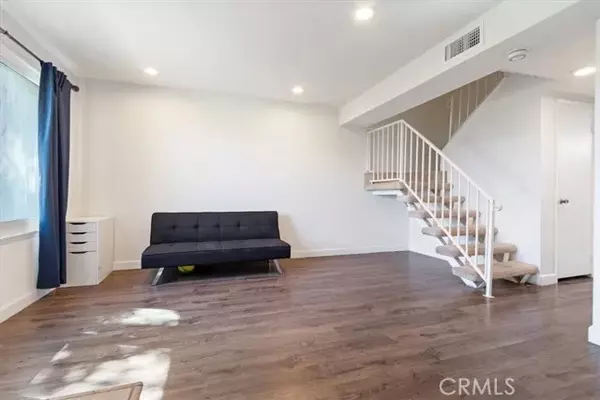 Newhall, CA 91321,24211 La Glorita Circle #125