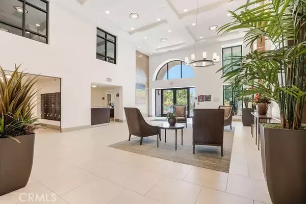 Encino, CA 91316,5015 Balboa Boulevard #307