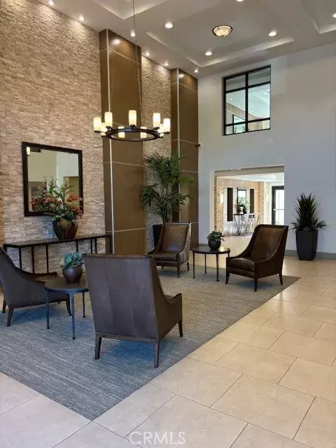 Encino, CA 91316,5015 Balboa Boulevard #403