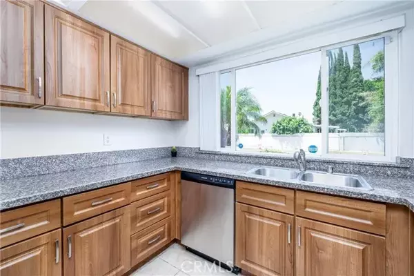 18716 Community Street, Northridge, CA 91324