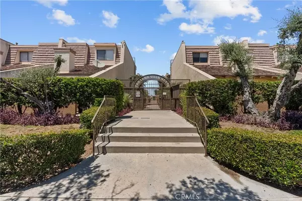 Tarzana, CA 91356,18417 Collins Street #D