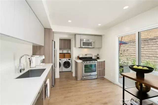 5275 Colodny Drive #5, Agoura Hills, CA 91301