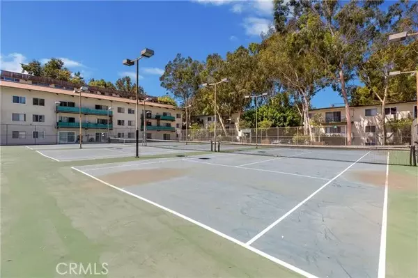 Encino, CA 91316,5460 White Oak Avenue #F206