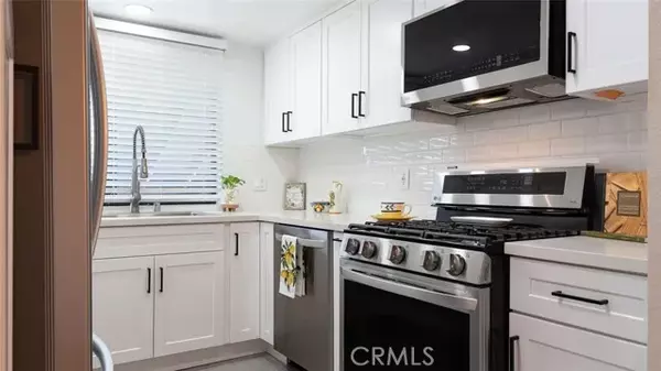 7305 Balboa Boulevard #2, Van Nuys, CA 91406