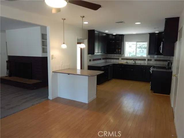 Granada Hills, CA 91344,17828 San Fernando Mission Boulevard