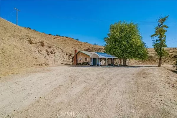 Newhall, CA 91321,24862 Meadview Avenue