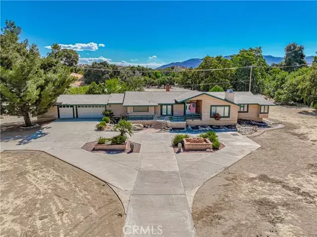 Newhall, CA 91321,24862 Meadview Avenue