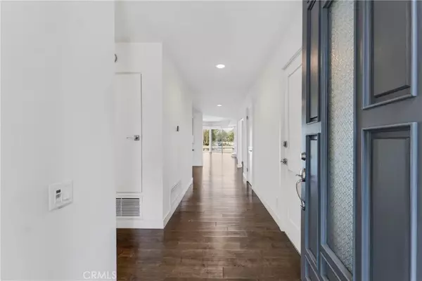 Westlake Village, CA 91361,32200 Oakshore Drive