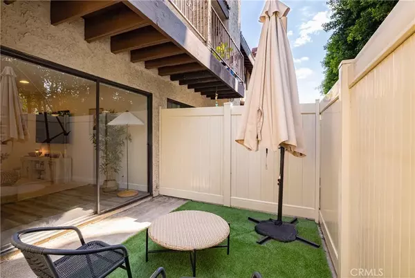 Lake Balboa, CA 91406,7247 Balboa Boulevard #C