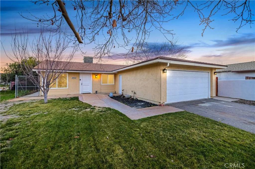 2250 W Avenue K15, Lancaster, CA 93536