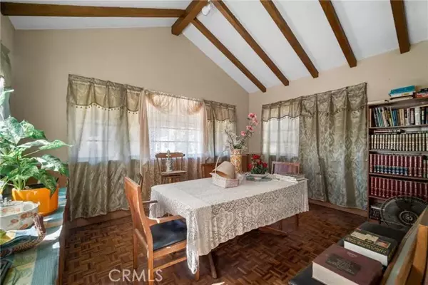 Los Angeles, CA 90068,3236 Velma Drive