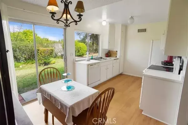 Newhall, CA 91321,26352 Oak Plain Drive #B