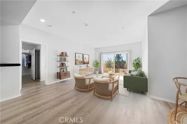 9610 Zelzah Avenue #312, Northridge, CA 91325