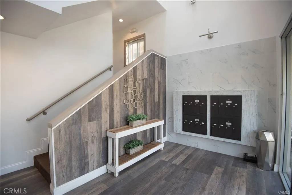 North Hollywood, CA 91602,10900 Blix Street #2