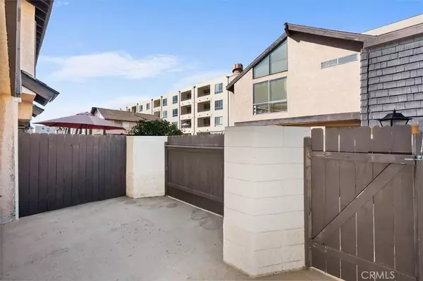 Encino, CA 91316,5461 Newcastle Avenue #8